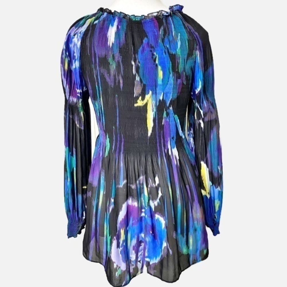 Melissa Paige Semi-Sheer Ruffle V-Neck Floral Top
Blouse Multicolor - Picture 3 of 8